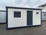 Container 5 m × 2,40 m + Servizi igienici