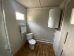 Container 6 m × 2,40 m + WC, doccia + cucina - immagine 3